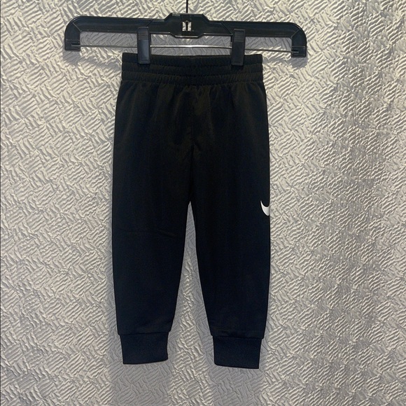 Nike joggers. Toddler boy 2T - Picture 1 of 5